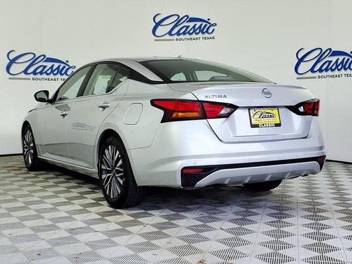 Silver 2025 Nissan Altima SV FWD