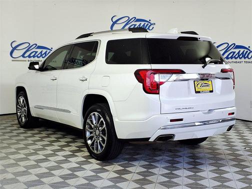 2022 GMC Acadia Denali