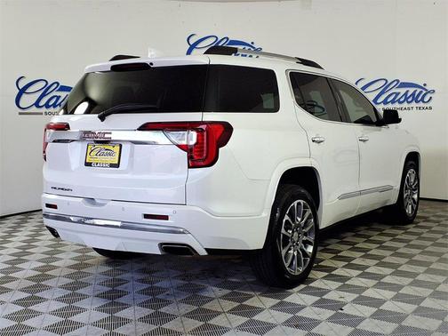 2022 GMC Acadia Denali