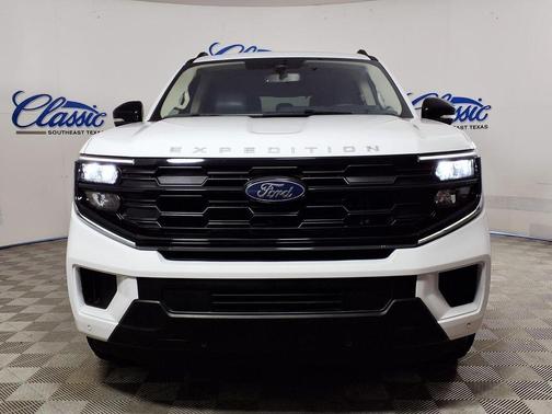 White 2025 Ford Expedition Active