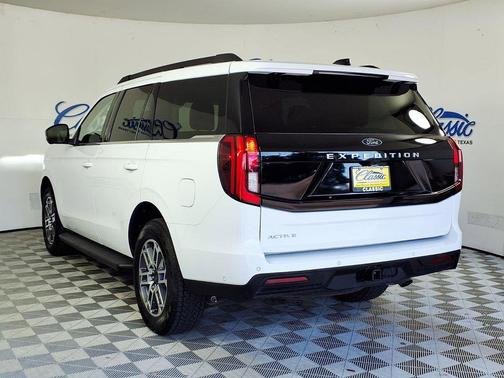 2025 Ford Expedition Active