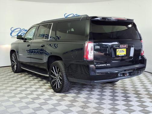 2017 GMC Yukon XL SLT