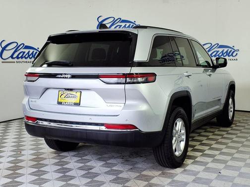 Silver 2023 Jeep Grand Cherokee Laredo