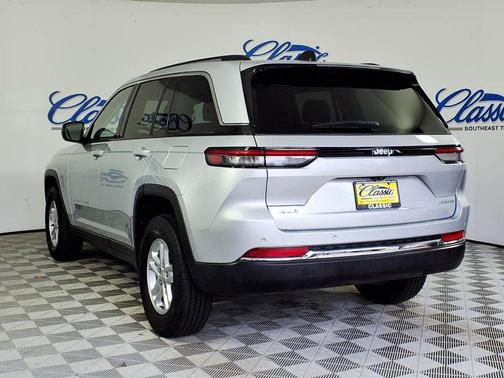Silver 2023 Jeep Grand Cherokee Laredo