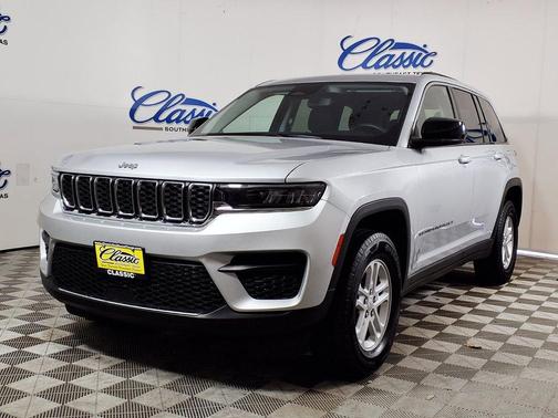 Silver 2023 Jeep Grand Cherokee Laredo