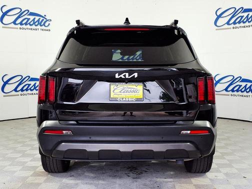 Black 2023 Kia Sorento EX