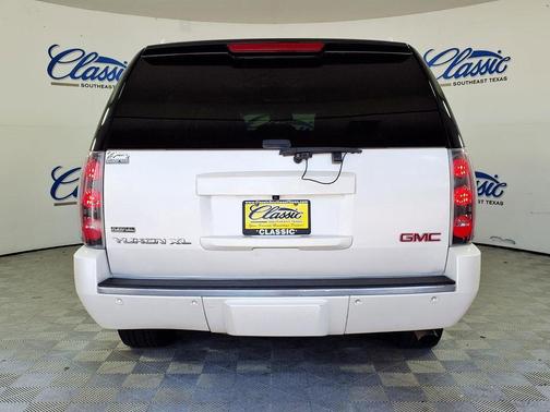 2011 GMC Yukon XL Denali