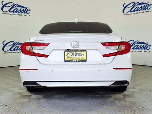 White 2022 Honda Accord EX-L 1.5T