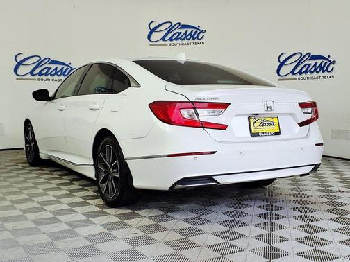 White 2022 Honda Accord EX-L 1.5T