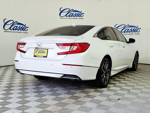 White 2022 Honda Accord EX-L 1.5T