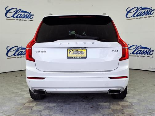2016 Volvo XC90 T6 Momentum