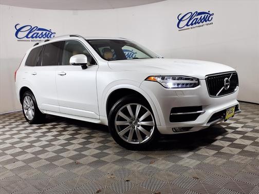 2016 Volvo XC90 T6 Momentum