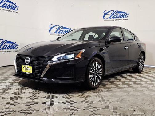 Black 2024 Nissan Altima 2.5 SV