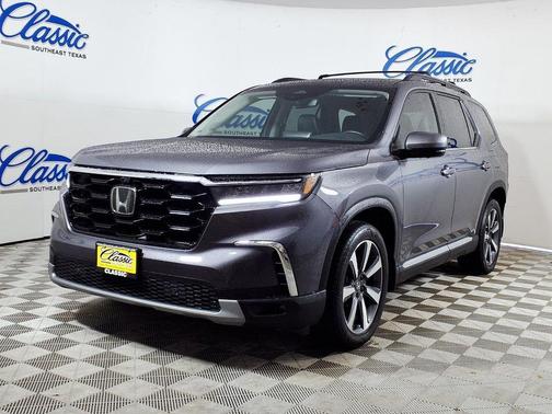 Gray 2023 Honda Pilot AWD Elite