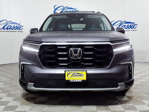 Gray 2023 Honda Pilot AWD Elite