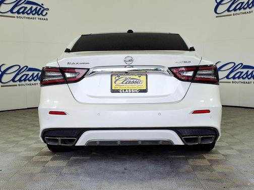 White 2022 Nissan Maxima 3.5 Platinum