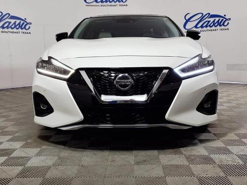 White 2022 Nissan Maxima 3.5 Platinum