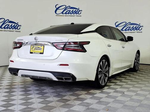 White 2022 Nissan Maxima 3.5 Platinum