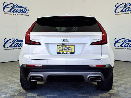 2022 Cadillac XT4 Premium Luxury