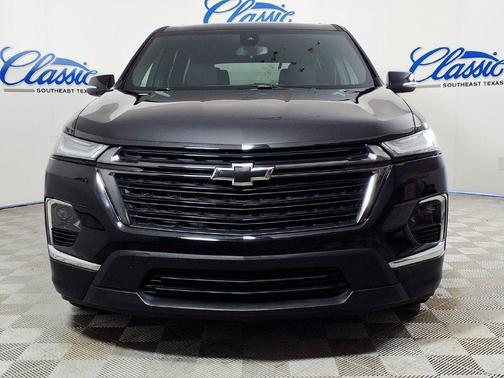 Black 2023 Chevrolet Traverse LT Cloth