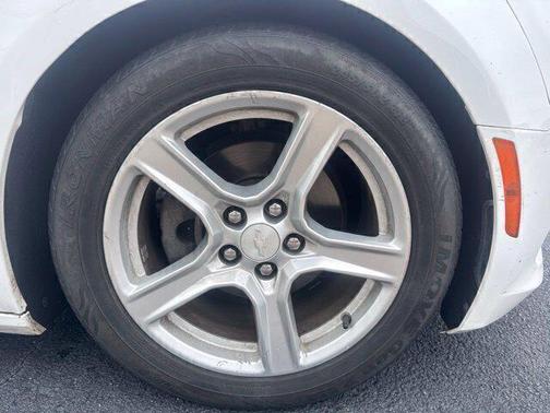 Summit White 2016 Chevrolet Camaro 2LT