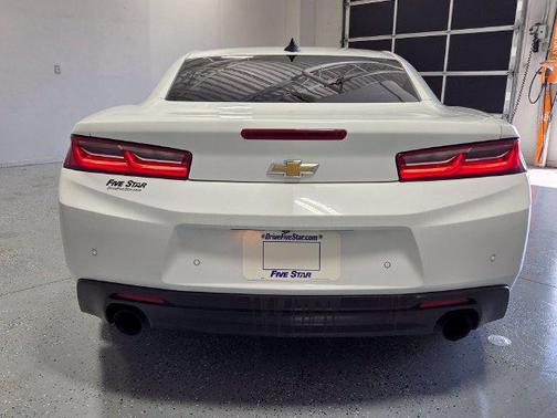 Summit White 2016 Chevrolet Camaro 2LT