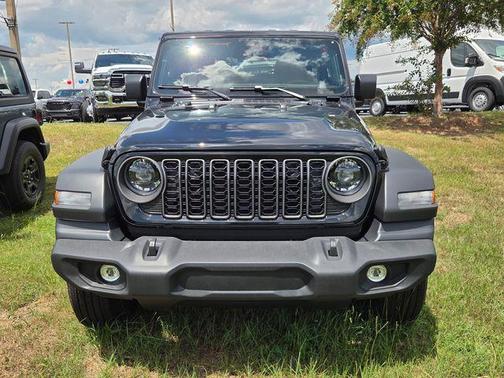 Black Clearcoat 2026 Jeep Wrangler Sport S