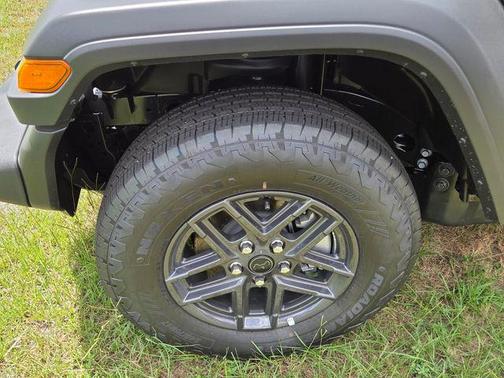 Black Clearcoat 2026 Jeep Wrangler Sport S