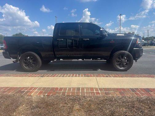 Diamond Black Crystal Pearlcoat 2024 RAM 2500 Tradesman Crew Cab 4x4 6'4' Box