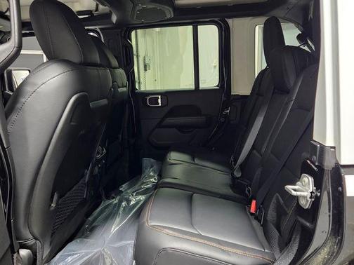 black clearcoat 2026 Jeep Wrangler 4-Door Sahara 4x4