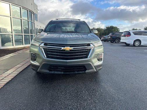 Silver Sage Metallic 2022 Chevrolet Traverse LT Cloth