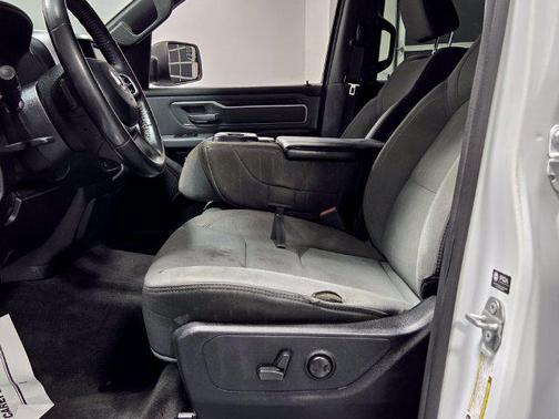 Bright White Clearcoat 2022 RAM 1500 Big Horn/Lone Star