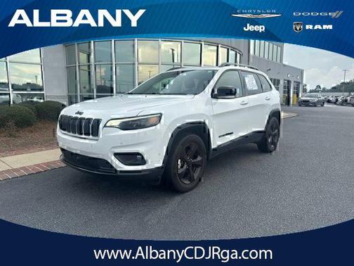 Bright White Clearcoat 2023 Jeep Cherokee Altitude