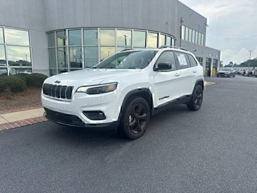 Bright White Clearcoat 2023 Jeep Cherokee Altitude