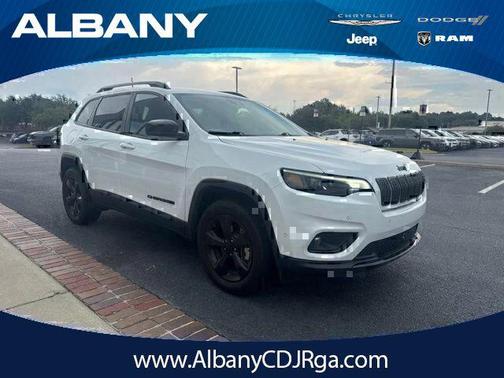 Bright White Clearcoat 2023 Jeep Cherokee Altitude