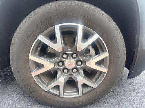 Summit White 2023 GMC Acadia FWD SLE