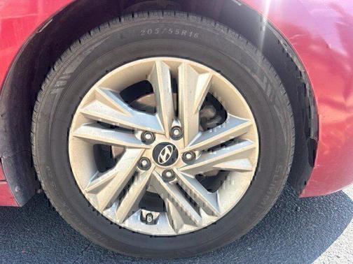 Scarlet Red Pearl 2020 Hyundai ELANTRA SE
