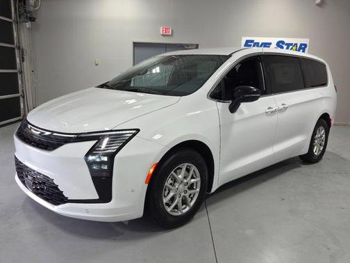 Bright White Clearcoat 2027 Chrysler Pacifica L