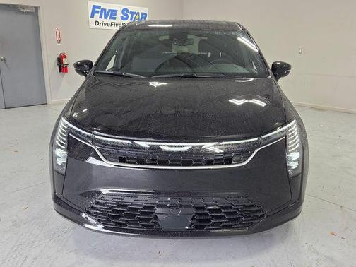 Diamond Black Crystal Pearlcoat 2027 Chrysler Pacifica L