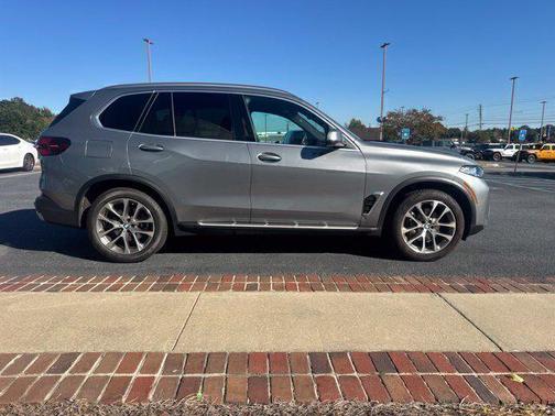 Gray Metallic 2026 BMW X5 sDrive40i