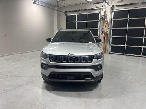 Silver Zynith Metallic Clearcoat 2026 Jeep Compass Latitude