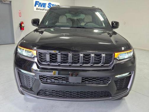Diamond Black Crystal Pearlcoat 2026 Jeep Grand Cherokee L Limited