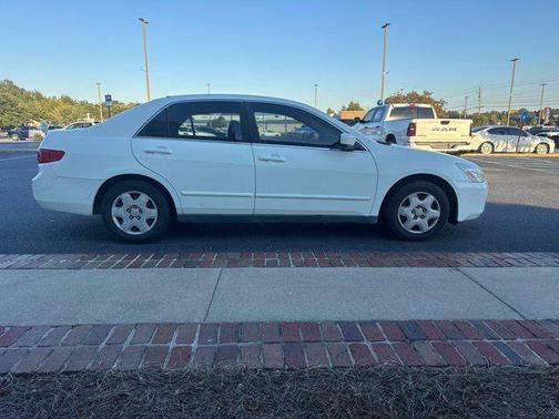 Taffeta White 2005 Honda Accord 2.4 LX