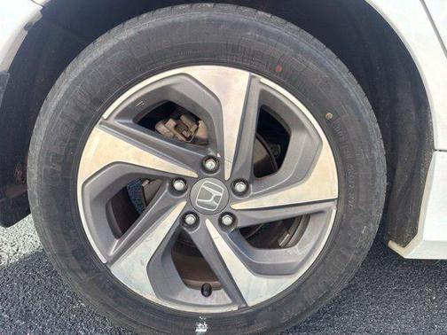 White 2019 Honda Insight EX