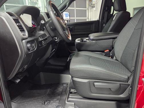 Molten Red Pearlcoat 2026 RAM 2500 Black Express Crew Cab 4x4 6'4' Box