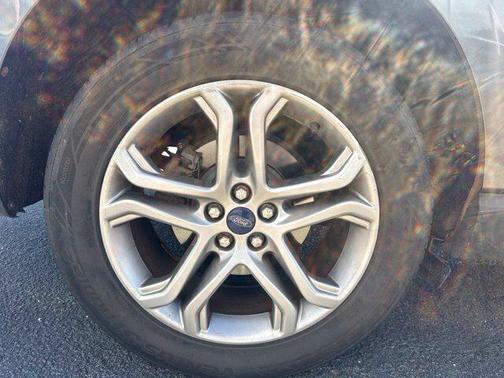 Magnetic Metallic 2018 Ford Edge Titanium
