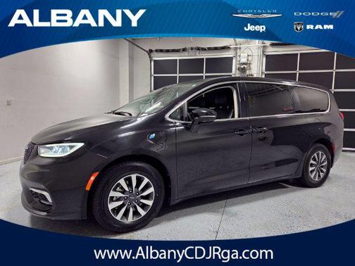 Diamond Black Crystal Pearlcoat 2024 Chrysler Pacifica Hybrid Select
