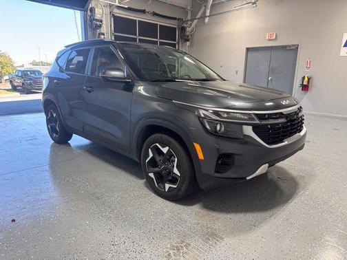 Gravity Gray 2025 Kia Seltos S