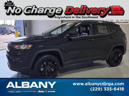 Diamond Black Crystal Pearlcoat 2026 Jeep Compass Latitude