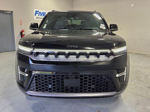 High Gloss Black 2026 Jeep Grand Wagoneer Limited Altitude 4x4